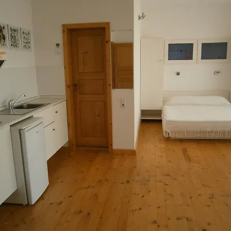 Guest house Flaga 2*